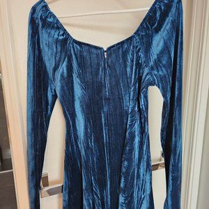 Long sleeve velvet plush dress size M